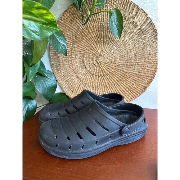 Rugged women’s size 8 black crocs - Picture 1 of 10